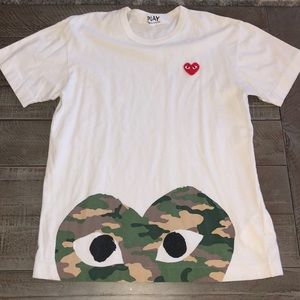Comme des garçon PLAY white T-shirt with camo heart